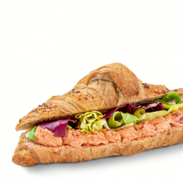 Celozrnný croissant s pomazánkou ze sušených rajčat
